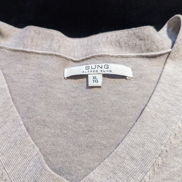 Alfred Sung XL Top - Picture 2 of 3